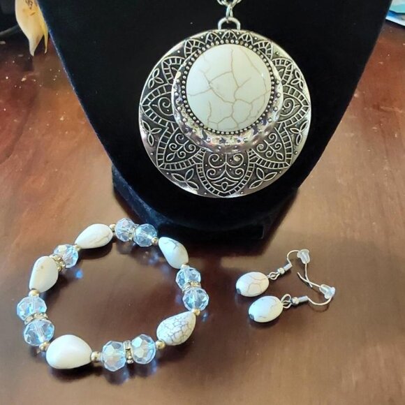 White Stone Necklace, Bracelet and Earring Set - Picture 2 of 3